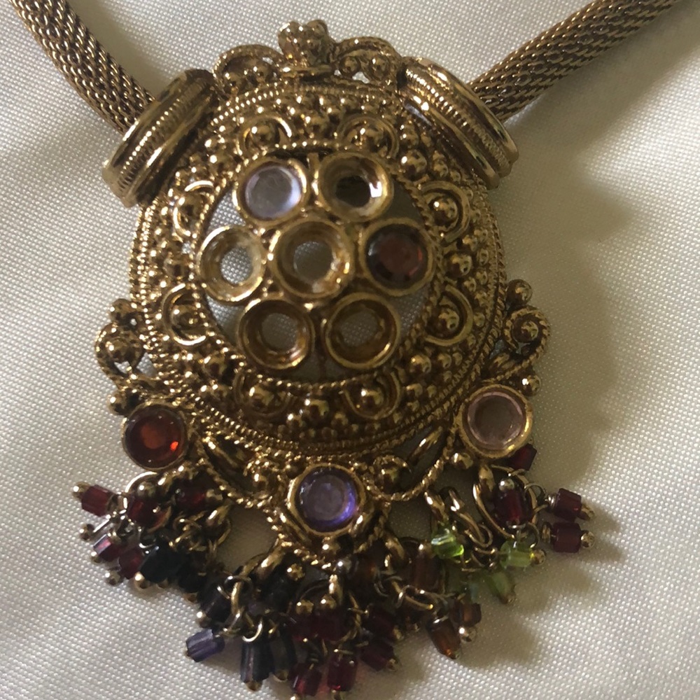 Vintage Costume Jewelry necklace - Picture 2 of 5